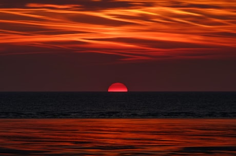 太阳墓(探秘世界最神秘王陵：太阳墓)